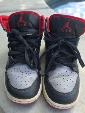 Nike Black and Red Kids High-Top Sneakers